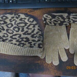 Cheetah Print Brown Winter Hat and Gloves